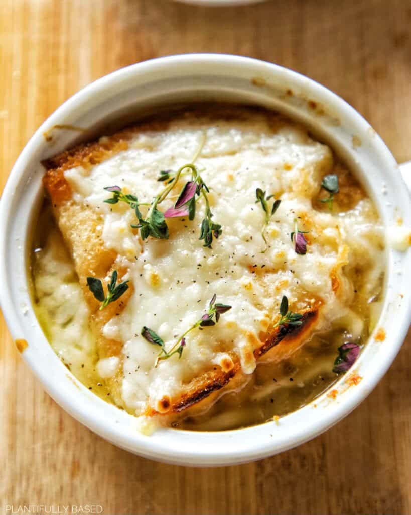 image of vegan french onion soup