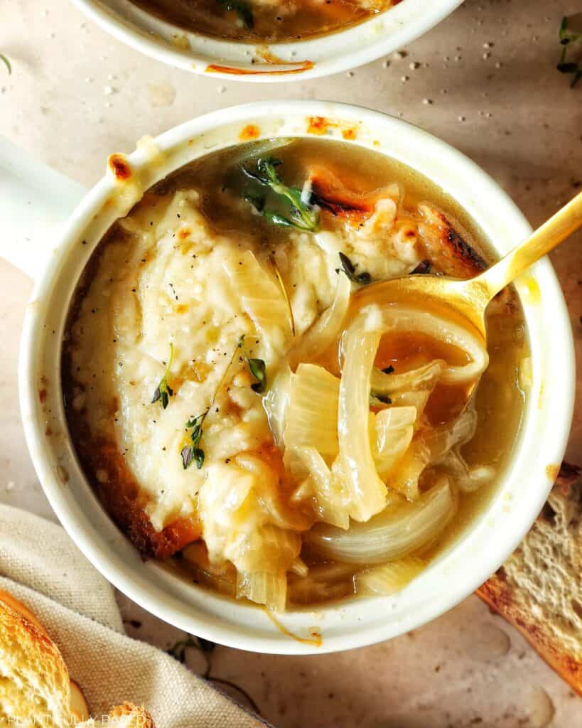 image of vegan french onion soup