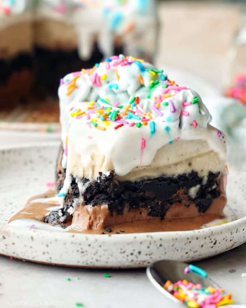 The Perfect Vegan Ice Cream Cake (Easy and Dairy-Free)