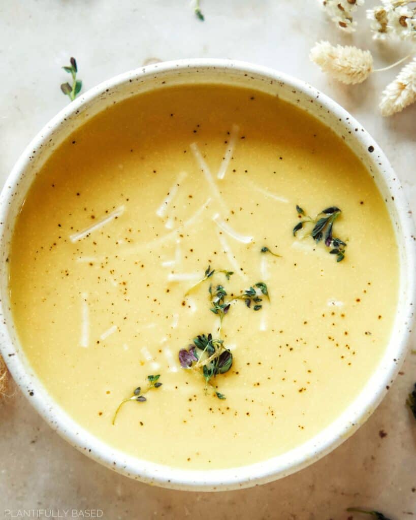 image of cheesy cauliflower soup
