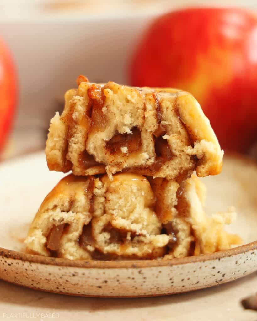 Apple Pie Cinnamon Rolls (Vegan)