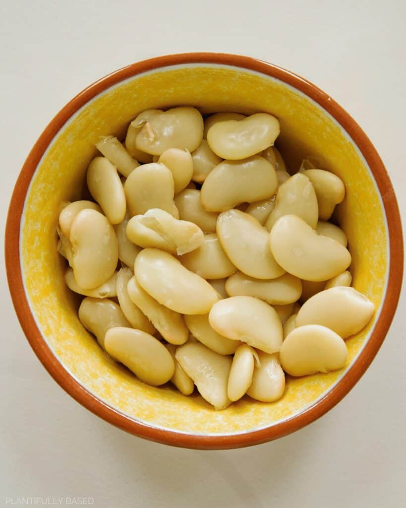 butter beans in a bowl